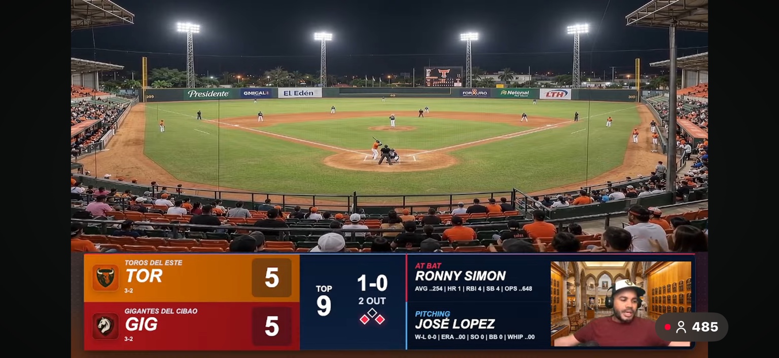 Captura real de la transmisión de Nación Latina con estadio, pizarra inferior y narrador